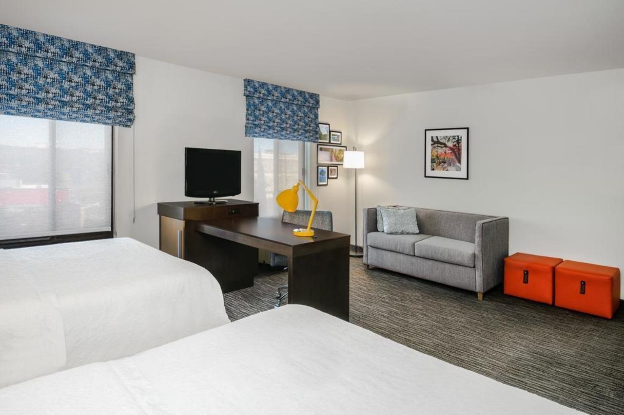 Hampton Inn San Marcos Exterior photo