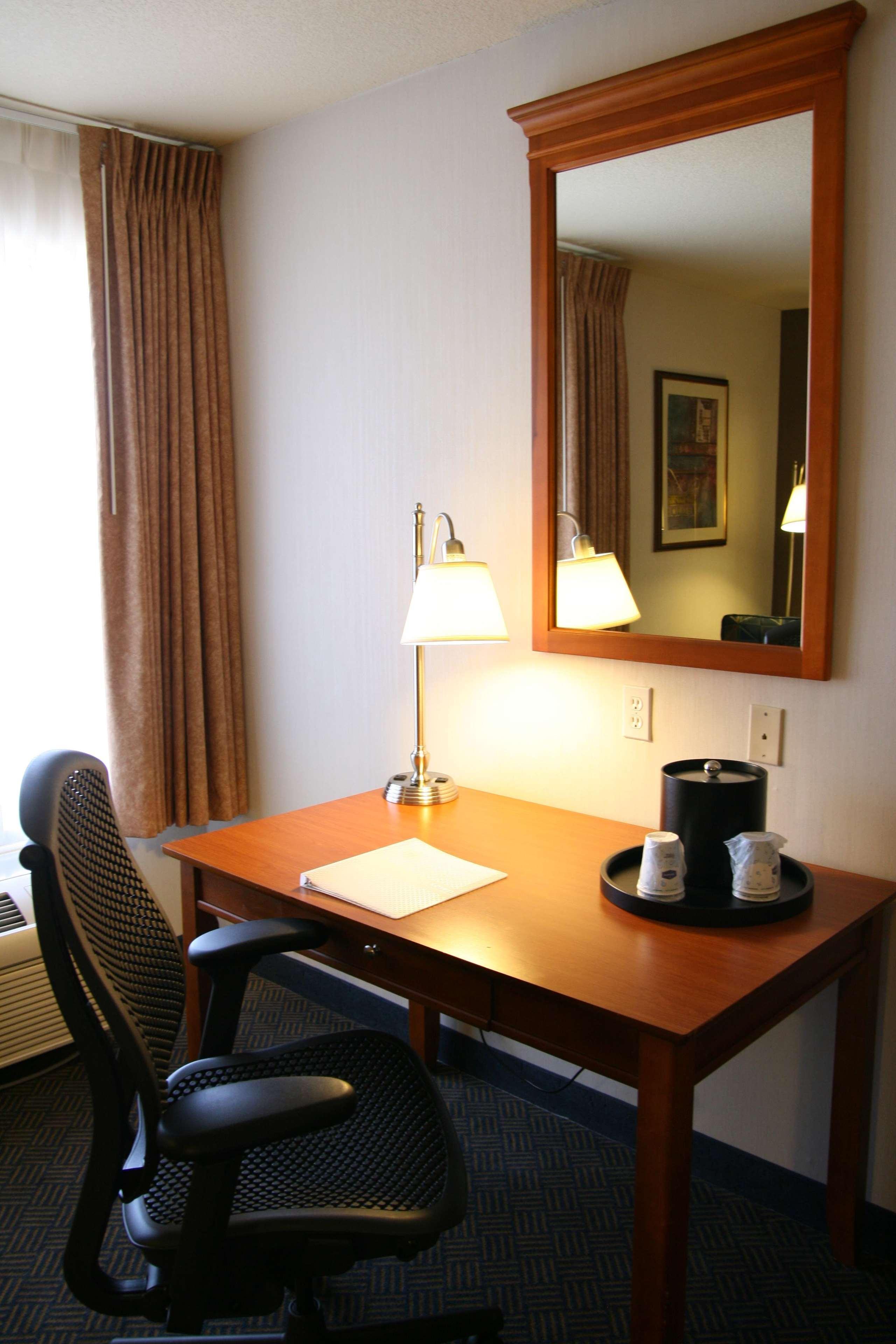 Hampton Inn San Marcos Room photo