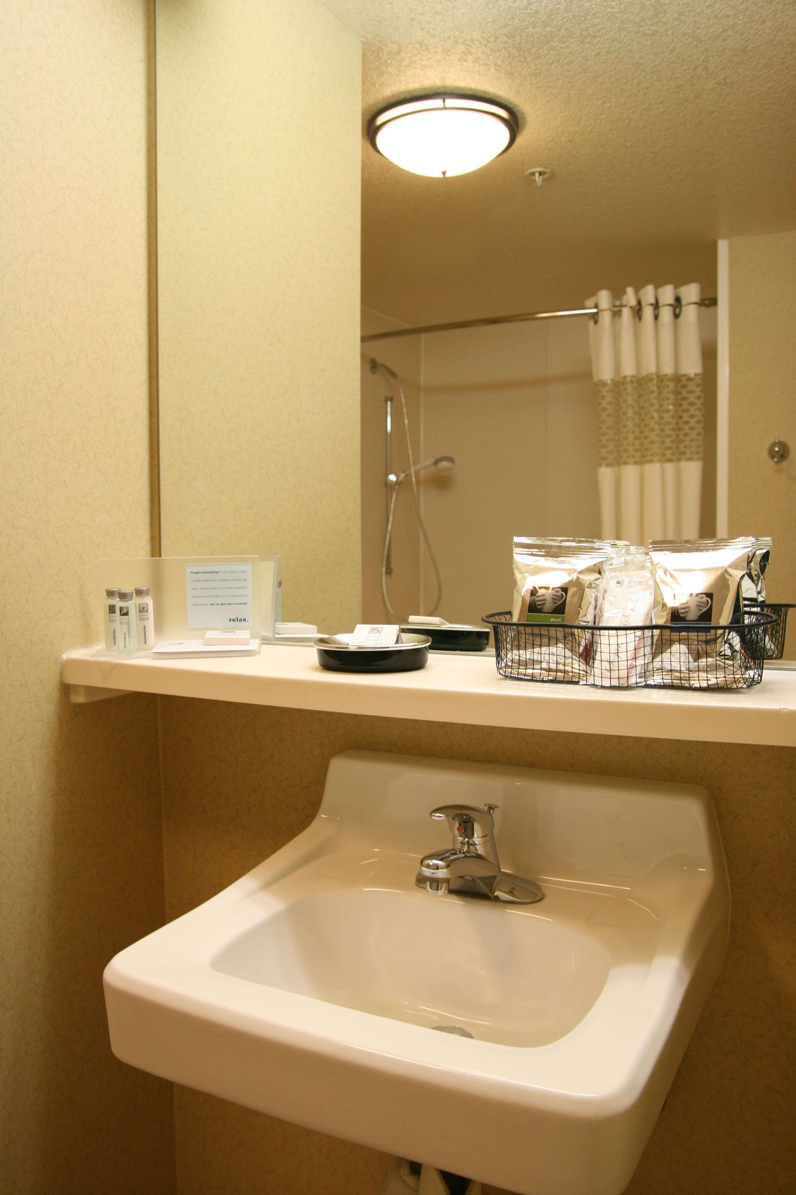 Hampton Inn San Marcos Room photo