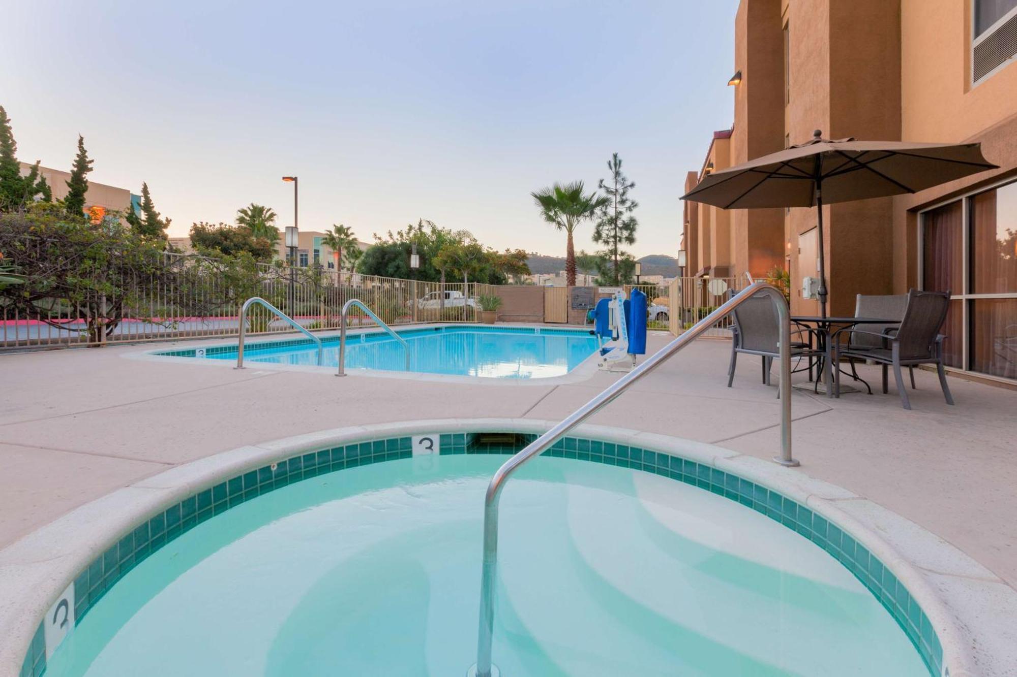 Hampton Inn San Marcos Exterior photo