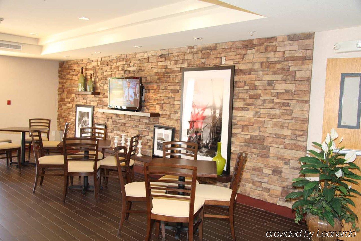 Hampton Inn San Marcos Restaurant photo