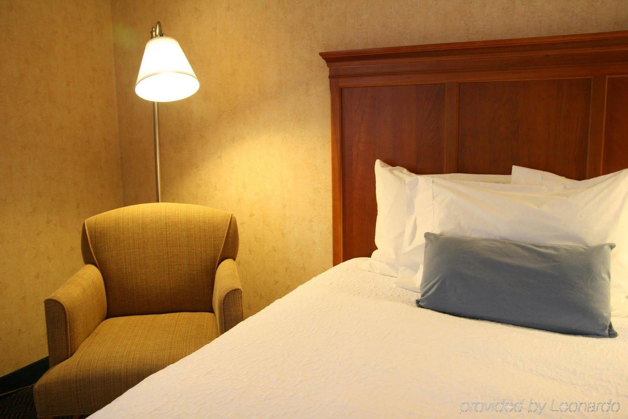 Hampton Inn San Marcos Room photo